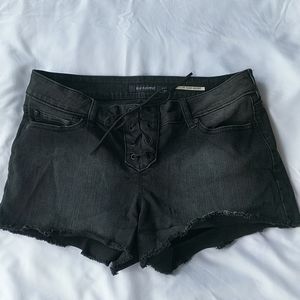 Hot Topic Blackheart shorts size 11